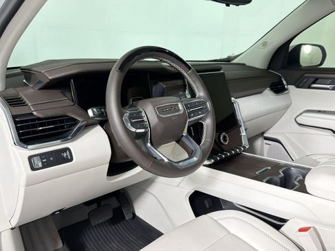 Used 2024 GMC Acadia Denali w/ Super Cruise Package FWD image 3