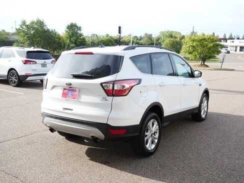 Certified 2018 Ford Escape SE w/ SE Sync 3 Package AWD/4WD image 5