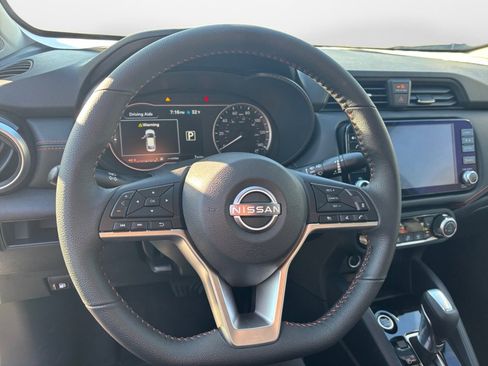 New 2025 Nissan Versa SR w/ Trunk Package image 10