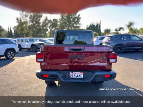 Used 2022 Jeep Gladiator Mojave AWD/4WD image 4