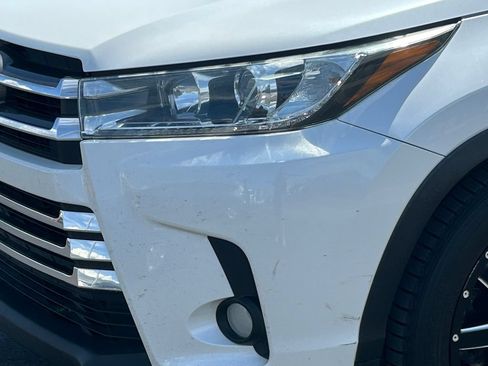Used 2017 Toyota Highlander Limited w/ Carpet Mat Package AWD/4WD image 12