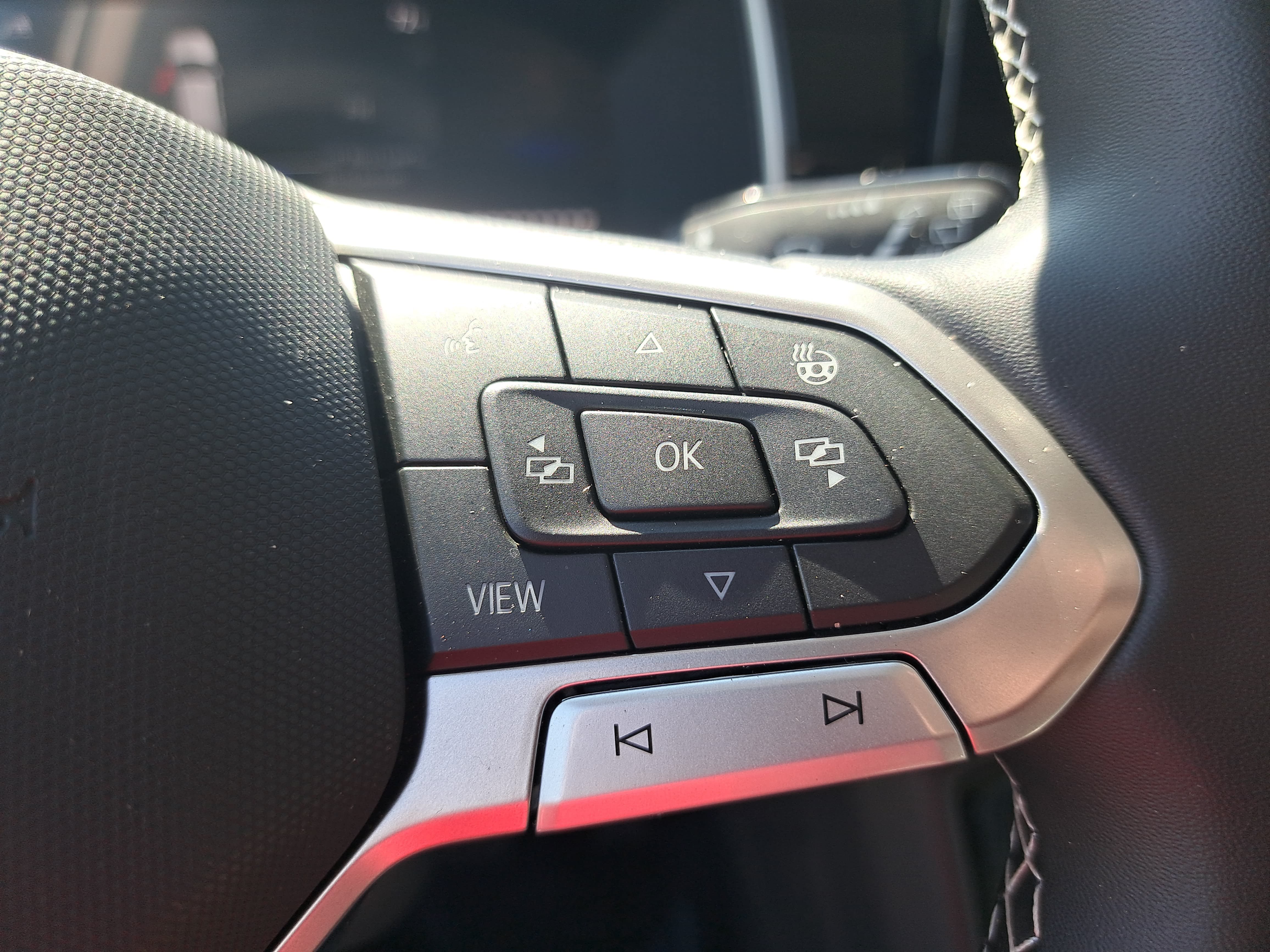 Certified 2026 Volkswagen Taos SE AWD/4WD image 18