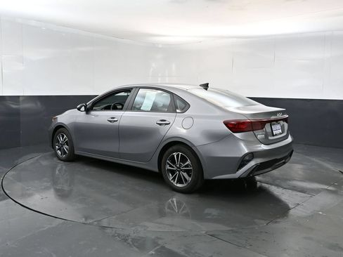 Used 2023 Kia Forte LXS w/ LXS Technology Package FWD image 3