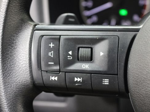 Used 2023 Nissan Rogue S AWD/4WD image 9