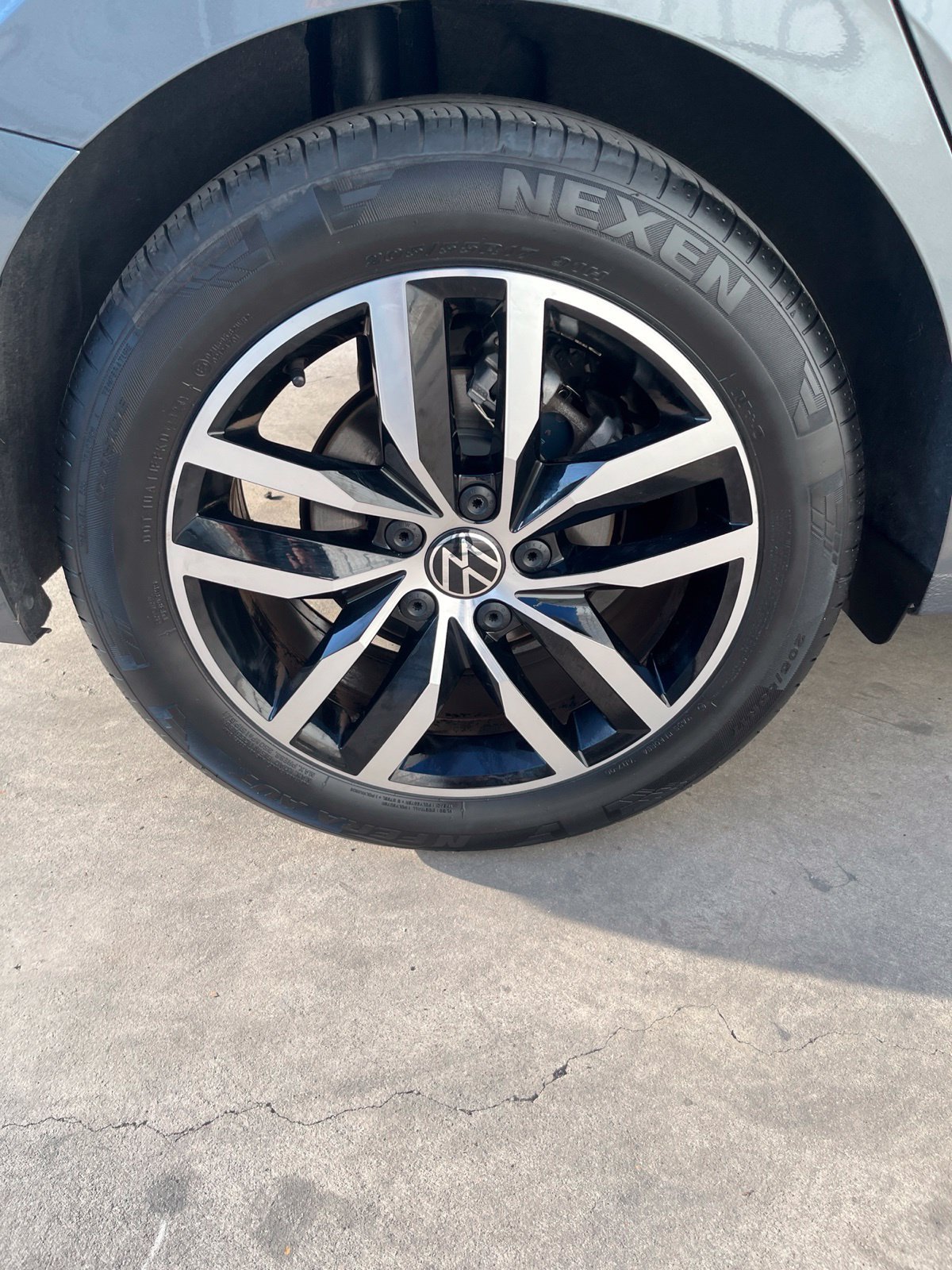 Used 2025 Volkswagen Jetta SE FWD image 25