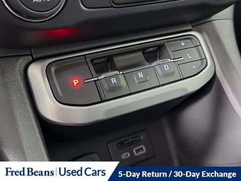 Used 2023 GMC Acadia SLT w/ Technology Package AWD/4WD image 24