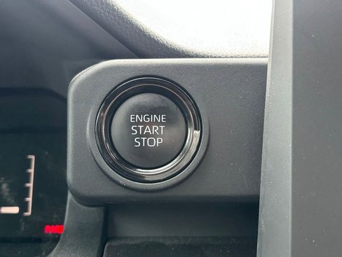 Used 2025 Toyota Tacoma SR5 AWD/4WD image 21