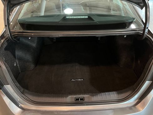 Used 2025 Nissan Altima 2.5 SV FWD image 30