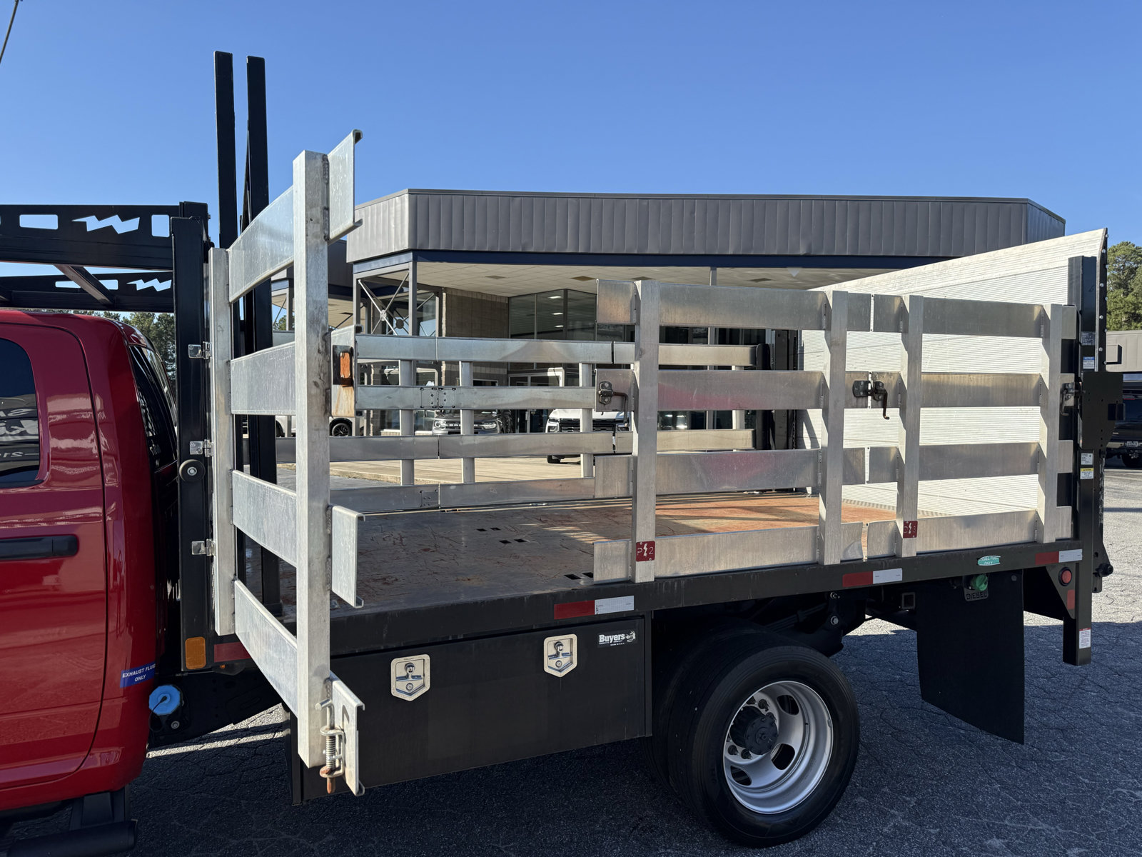 Used 2022 RAM 5500 Tradesman w/ Chrome Appearance Group RWD image 46