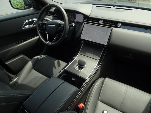 Used 2026 Land Rover Range Rover Velar Autobiography AWD/4WD image 23