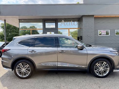 Used 2024 Acura MDX SH-AWD w/ Advance Package image 2