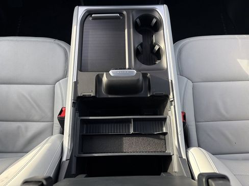 Certified 2025 Ford Expedition Max Platinum image 28