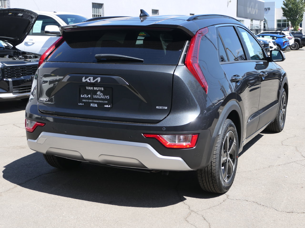Used 2025 Kia Niro EX FWD image 3