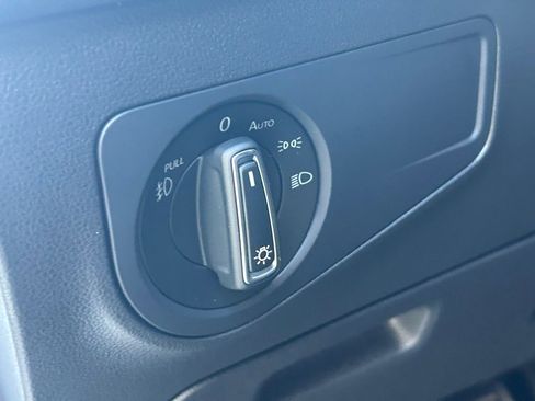 Used 2021 Volkswagen Tiguan SE R-Line image 49