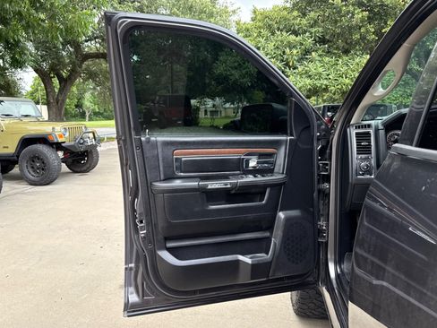 Used 2015 RAM 1500 Laramie w/ Convenience Group AWD/4WD image 16