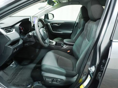 Used 2023 Toyota RAV4 XLE AWD/4WD image 9