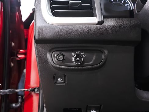 Used 2020 GMC Terrain SLE w/ Driver Convenience Package FWD image 21