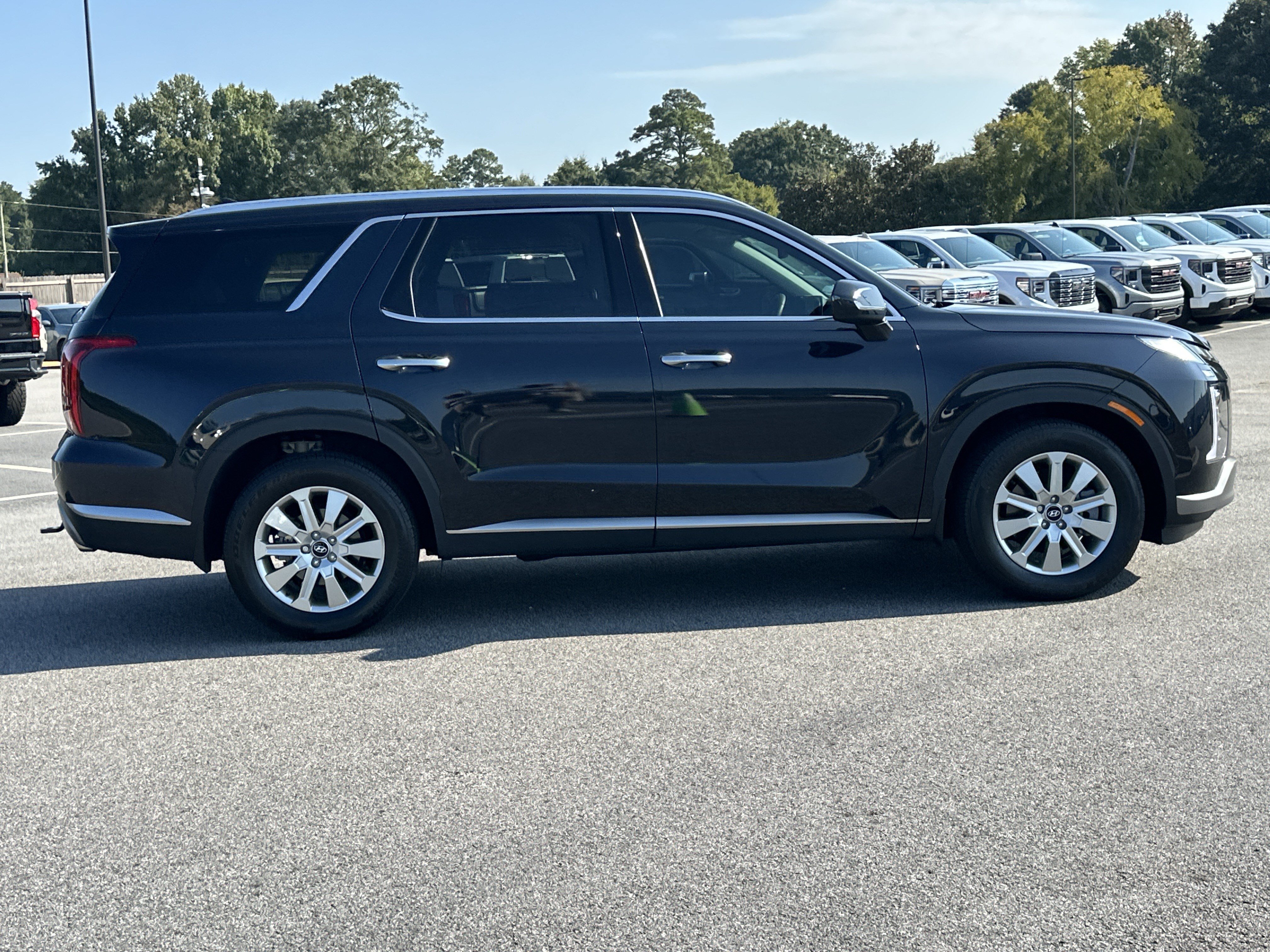 Used 2024 Hyundai Palisade SEL FWD image 4