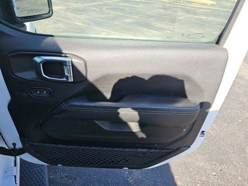 Used 2023 Jeep Wrangler Sahara w/ Cold Weather Group image 15