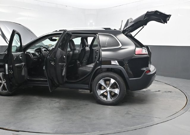 Used 2019 Jeep Cherokee Limited AWD/4WD image 39