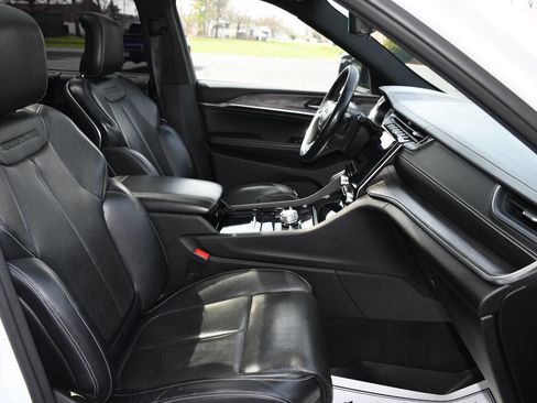 Used 2021 Jeep Grand Cherokee L Overland w/ Luxury Tech Group IV image 29