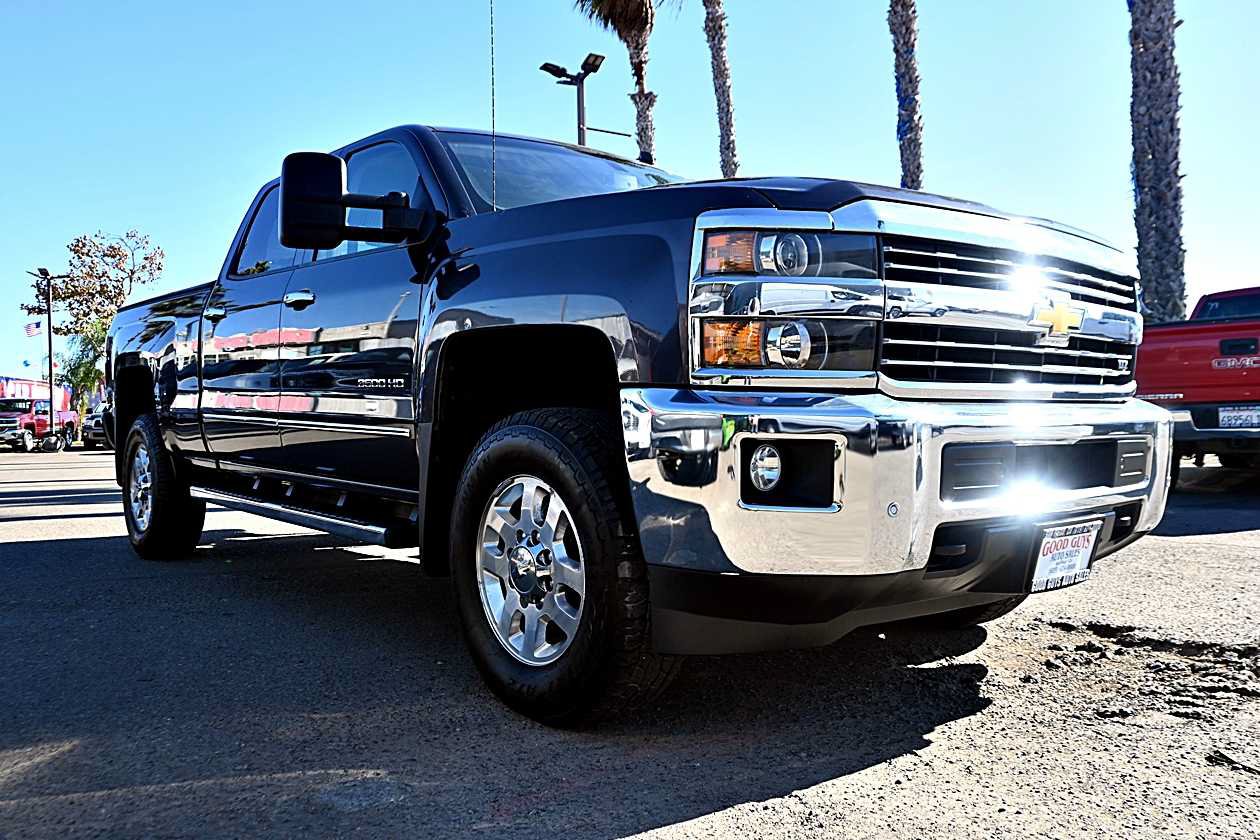 Used 2015 Chevrolet Silverado 3500 LTZ w/ LTZ Plus Package AWD/4WD image 3