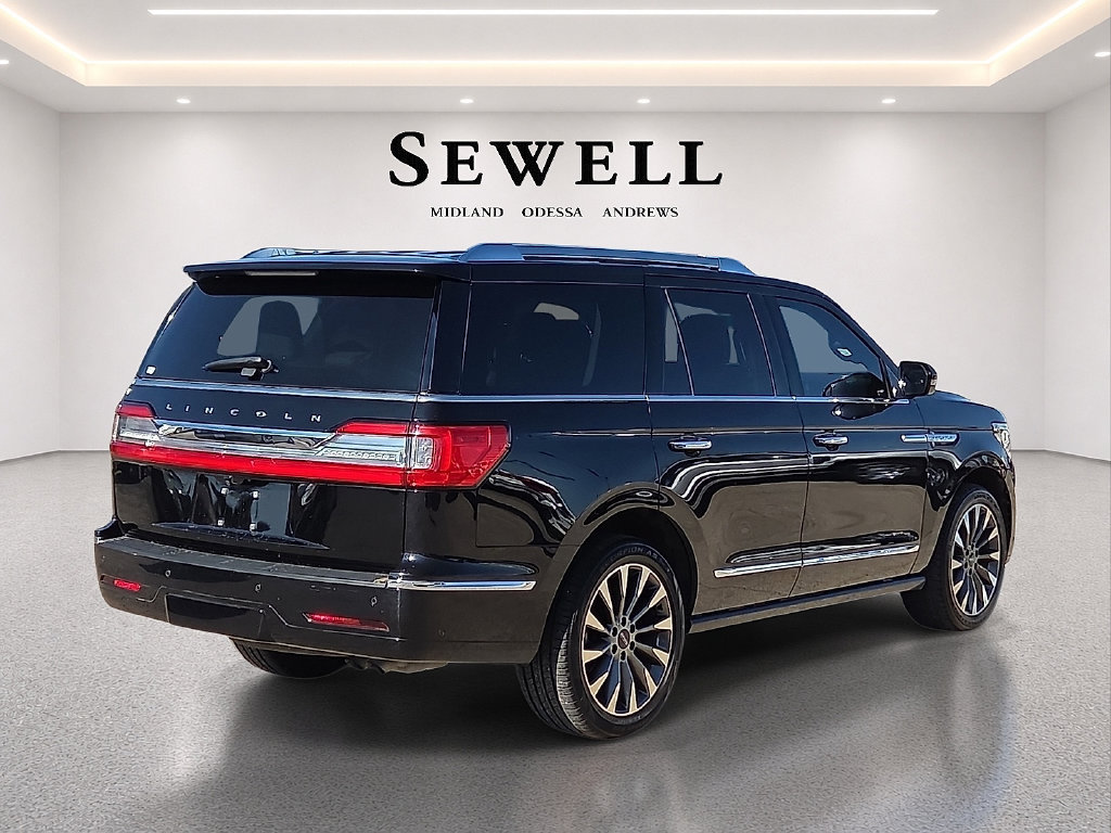 Used 2018 Lincoln Navigator Select w/ Technology Package RWD image 4