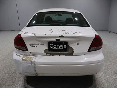 Used 2005 Ford Taurus SE image 9