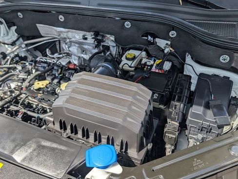 Used 2024 Volkswagen Atlas Cross Sport SE w/ Panoramic Sunroof Package image 23