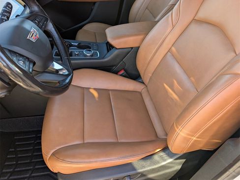 Used 2019 Cadillac XT4 Premium Luxury image 9