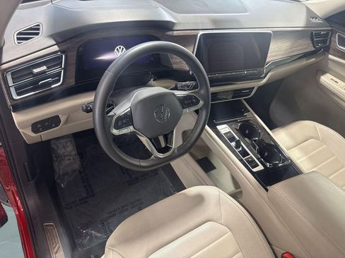 Used 2024 Volkswagen Atlas SEL AWD/4WD image 11
