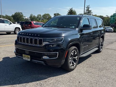 Used 2024 Jeep Wagoneer L Series III w/ Flexible Seating Group AWD/4WD image 1