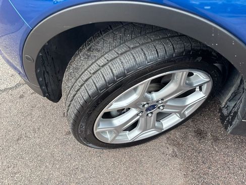 Used 2017 Ford Escape Titanium w/ Equipment Group 301A AWD/4WD image 10