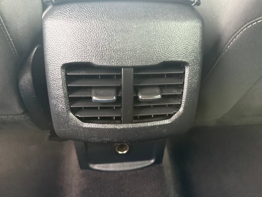 Used 2020 Ford Fusion SE FWD image 21