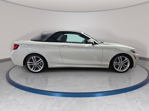 Used 2016 BMW 228i Convertible RWD image 4