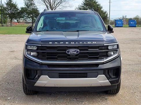 New 2026 Ford Expedition Platinum w/ Driver's Package image 2