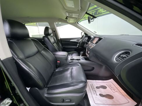 Used 2020 Nissan Pathfinder SL image 29