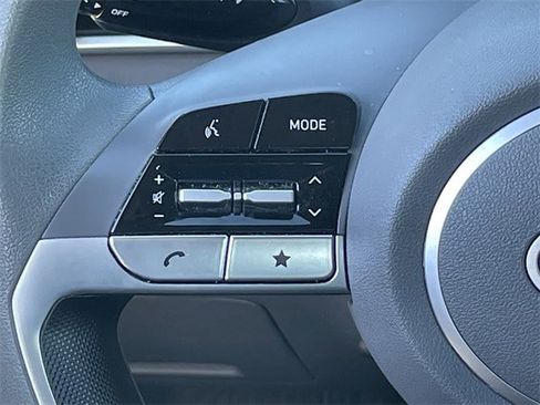 Used 2024 Hyundai Elantra SE image 12