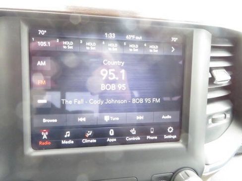 Used 2021 RAM 1500 Laramie AWD/4WD image 18