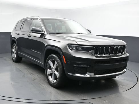 Used 2022 Jeep Grand Cherokee L Limited RWD image 2