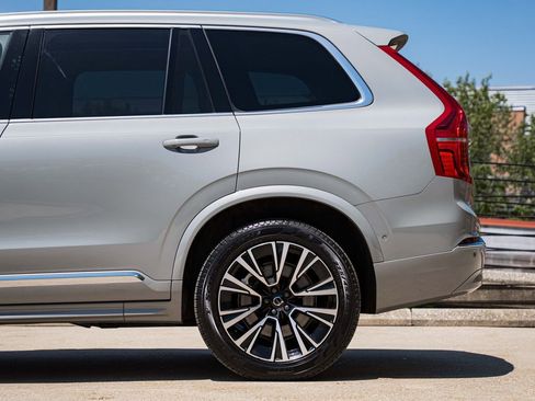 Used 2025 Volvo XC90 T8 Plus AWD/4WD image 4
