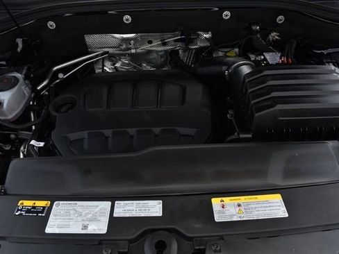 Used 2025 Volkswagen Atlas Cross Sport SE w/ Panoramic Sunroof Package FWD image 27