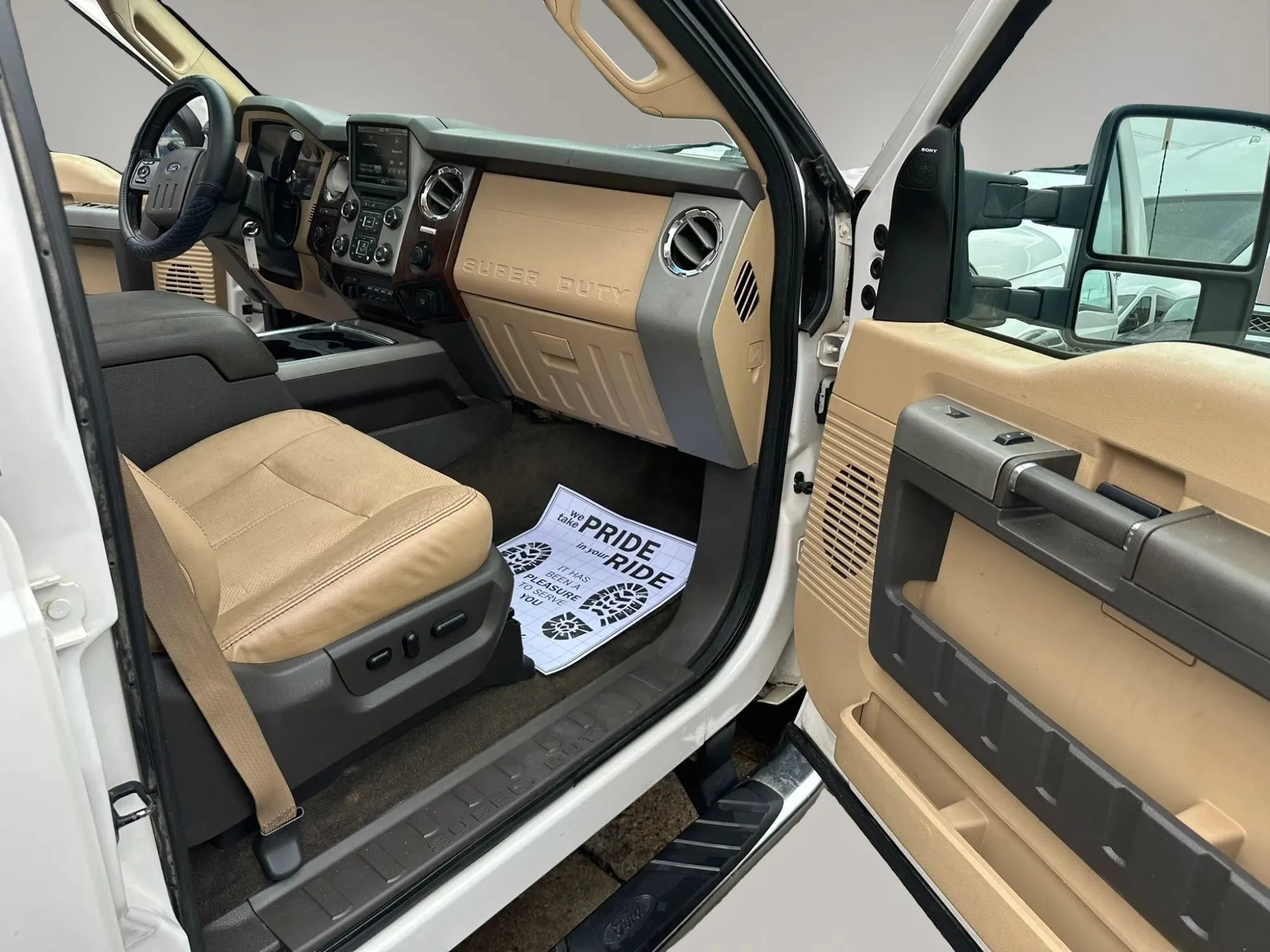 Used 2015 Ford F250 Lariat w/ Lariat Ultimate Package AWD/4WD image 20