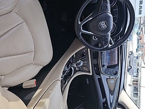 Used 2020 Buick Envision Essence image 18