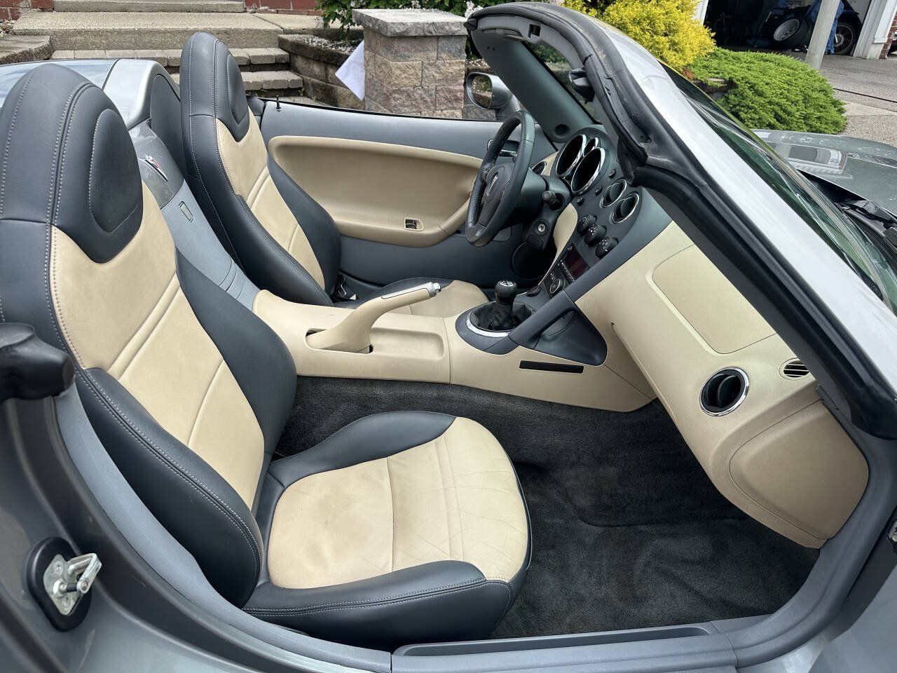 Used 2006 Pontiac Solstice Convertible w/ Premium Package RWD image 19