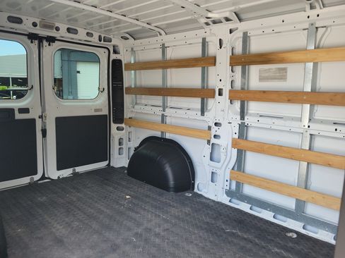 Used 2025 RAM ProMaster 2500 w/ U-Haul Equipment Group FWD image 14