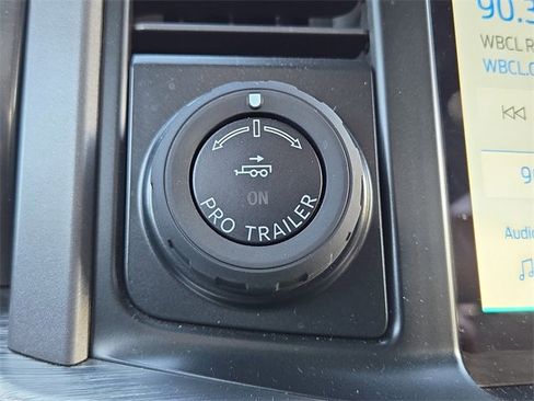 Used 2022 Ford F150 Lariat w/ Equipment Group 502A High image 11