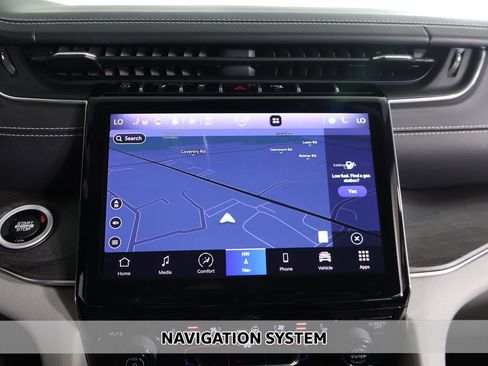 Used 2023 Jeep Grand Cherokee L Overland w/ Advanced Protech Group III AWD/4WD image 3