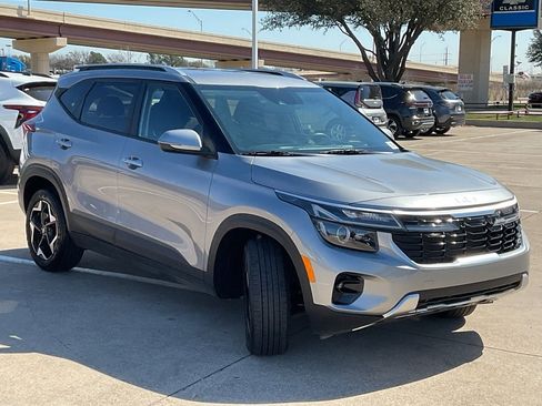 Used 2025 Kia Seltos S image 4