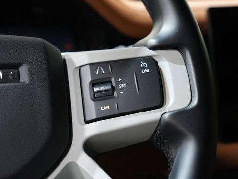 Used 2023 Land Rover Defender 130 X-Dynamic SE AWD/4WD image 41